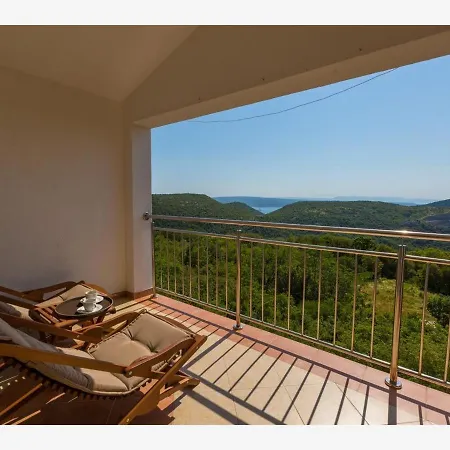 Gomercic 公寓 Grižane